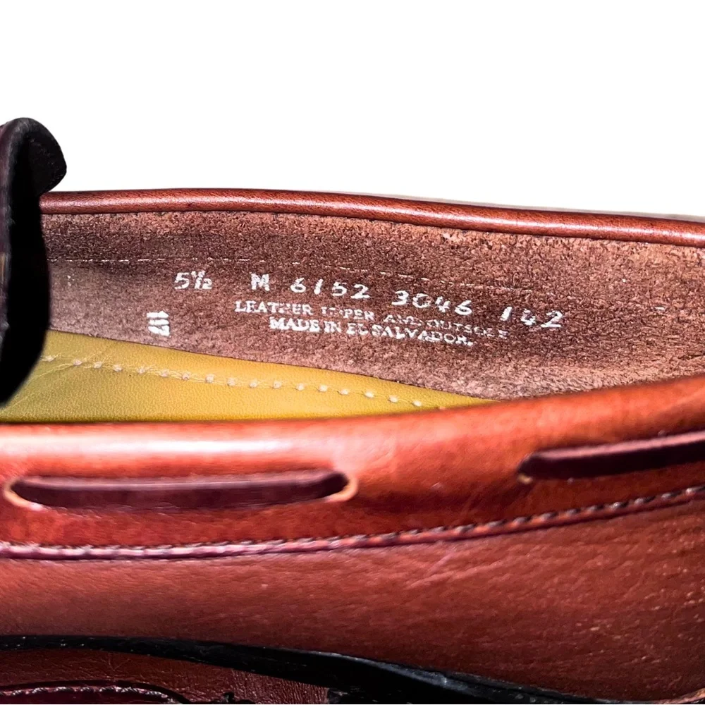 G.H. Bass & Co. | VTG Women's Brown Burgundy Tassel Kiltie Leather Loafers 5.5